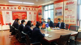 金融资本集团党委委员谢景龙在小额贷款公司开展宣讲活动