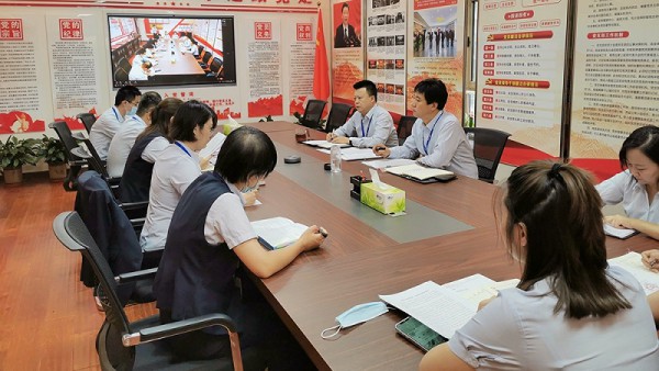 警示教育常态化 廉洁自律做表率 ——小额贷款公司召开警示教育大会