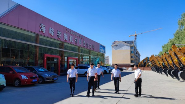小额贷款公司副总经理王海源一行前往业务部调研