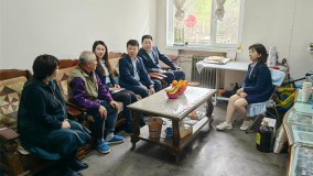 小额贷款公司第一党支部开展慰问退伍军人，聆听红色故事主题党日活动